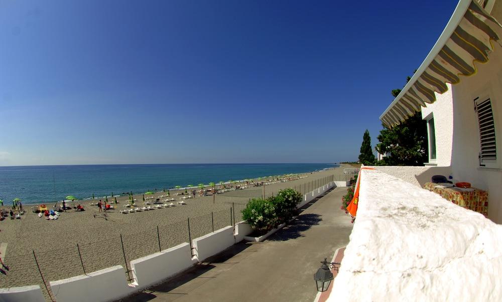 Hotel Villaggio Club Altalia Brancaleone Buitenkant foto