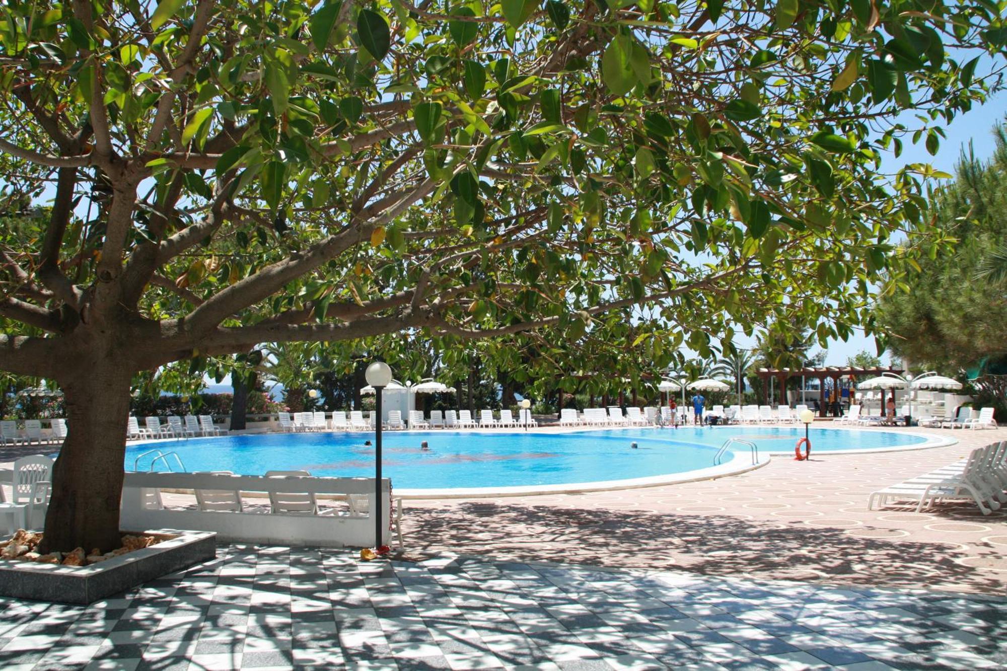 Hotel Villaggio Club Altalia Brancaleone Buitenkant foto