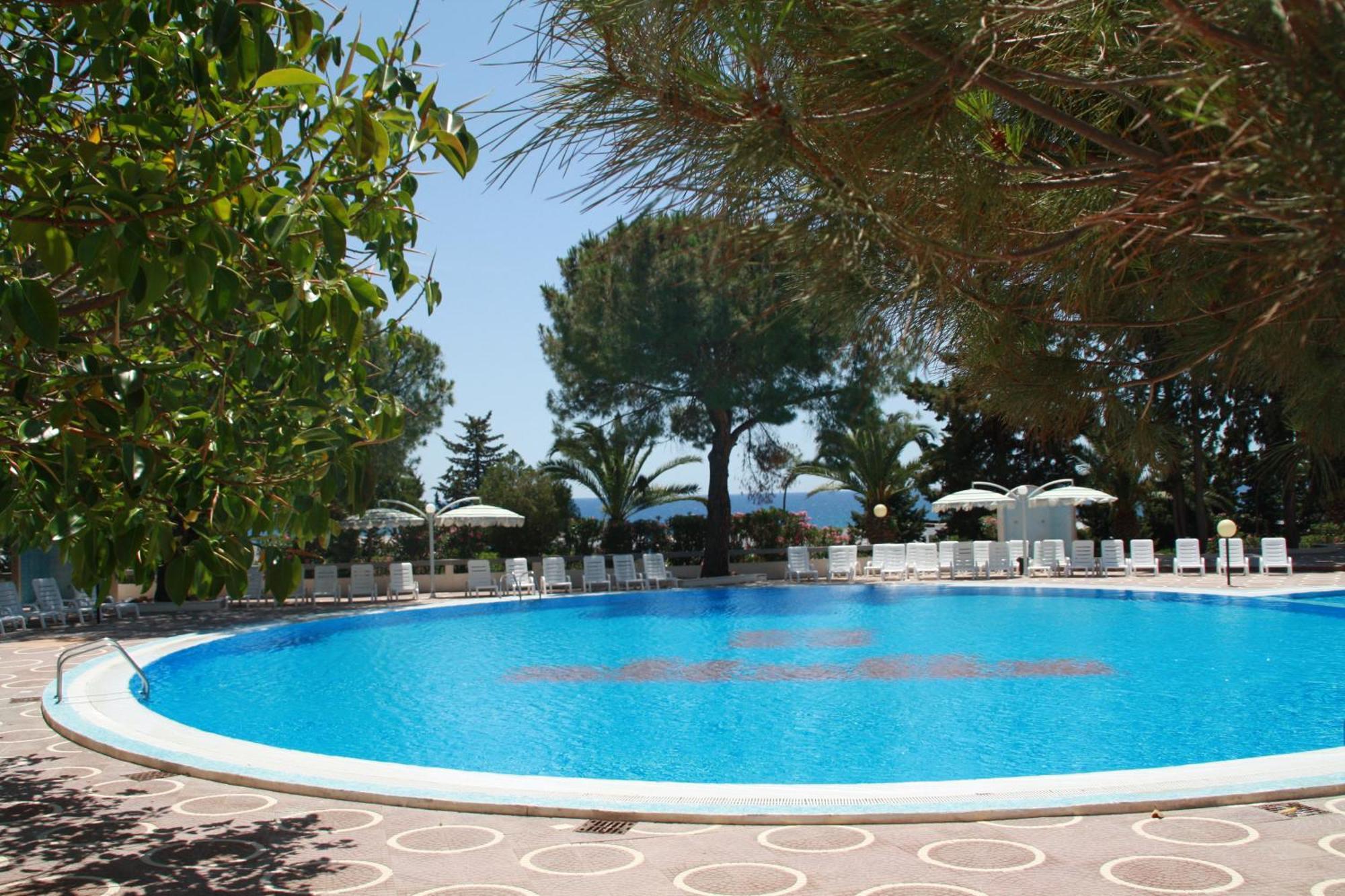 Hotel Villaggio Club Altalia Brancaleone Buitenkant foto